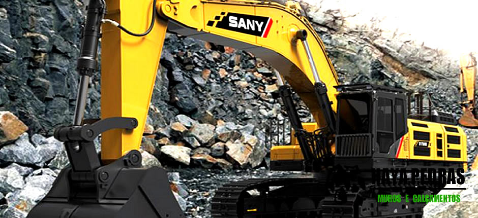 Demolição com Escavadeira