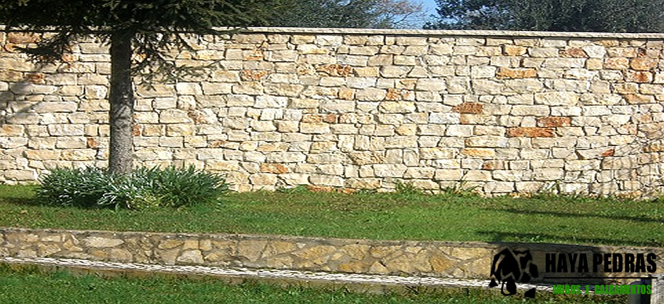 Muro de Pedras Rústicas