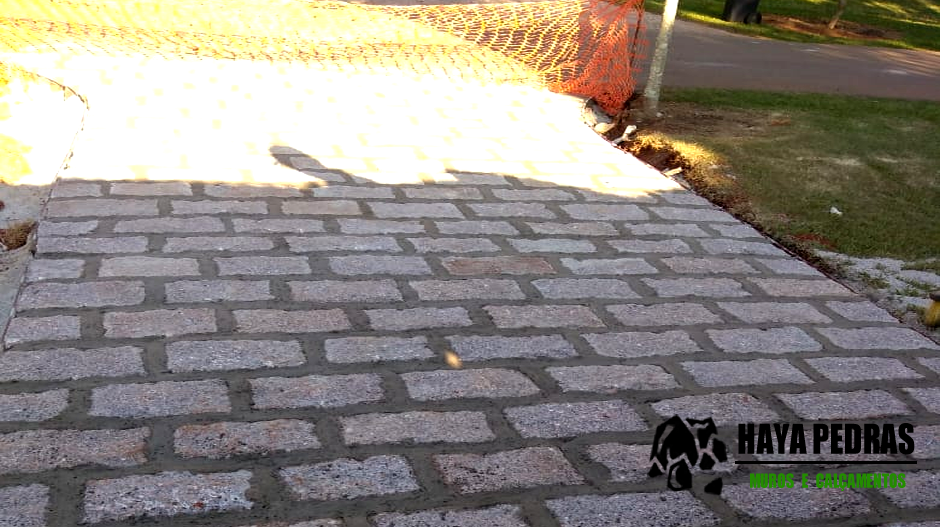calcamento de pedras