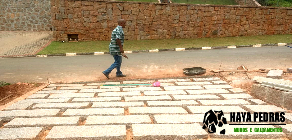 calcamento de pedras