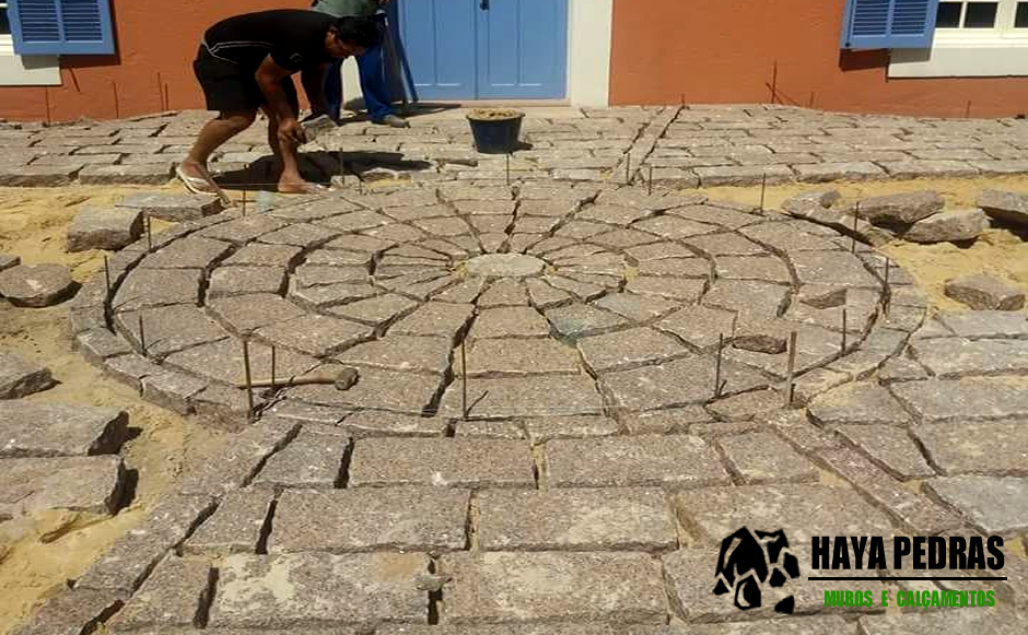 calcamento de pedras